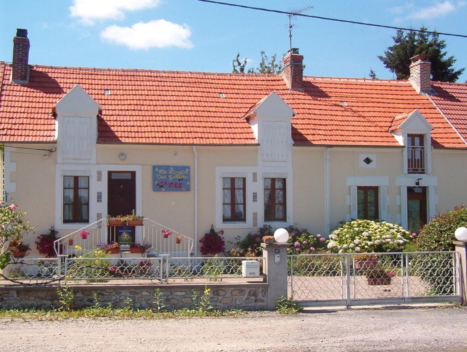 La Longere Des Gillettes Acomodação com café da manhã Bézenet Exterior foto